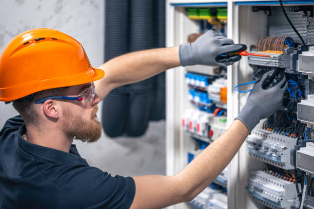 Best Local Electrician Companies  in Clinton, TN